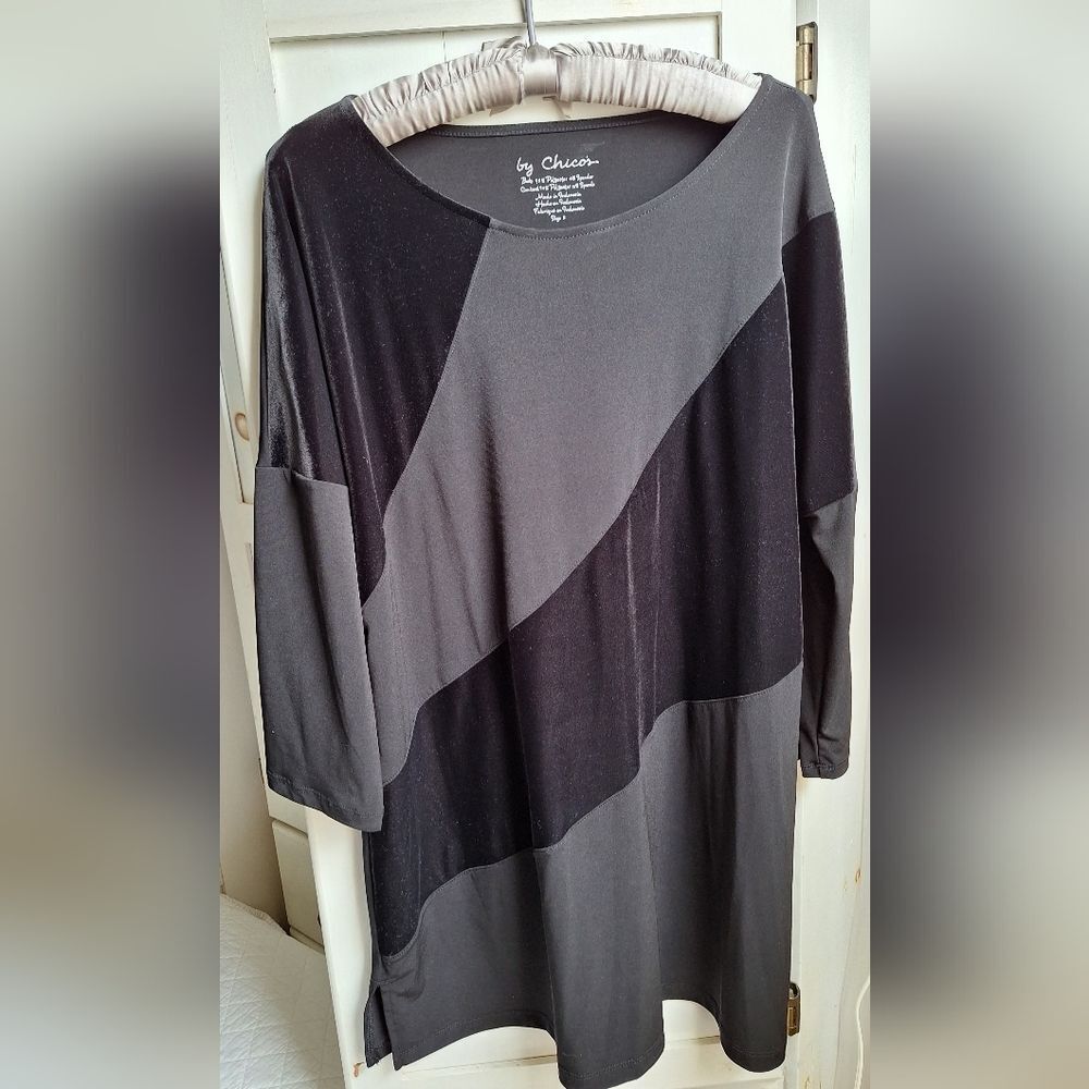 Chicos SZ 2  or L Black Women's Top Tun8c, Velvet Panels